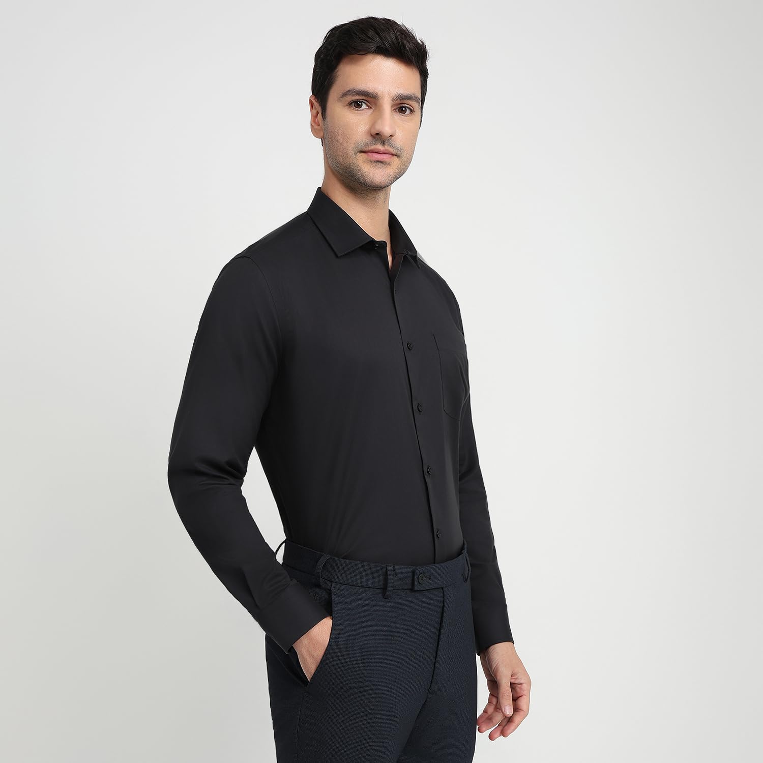 Park Avenue Men Reguler Fit Structure Pattern Cotton Spandex Blend Semi Cutaway Collar Full Sleeve Formal Shirt